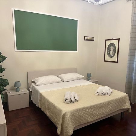 Apartament Dimora Di Maury A Due Passi Dai Trasporti E Da Ballaro 팔레르모 외부 사진