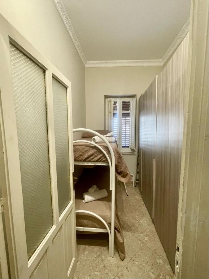 Apartament Dimora Di Maury A Due Passi Dai Trasporti E Da Ballaro 팔레르모 외부 사진