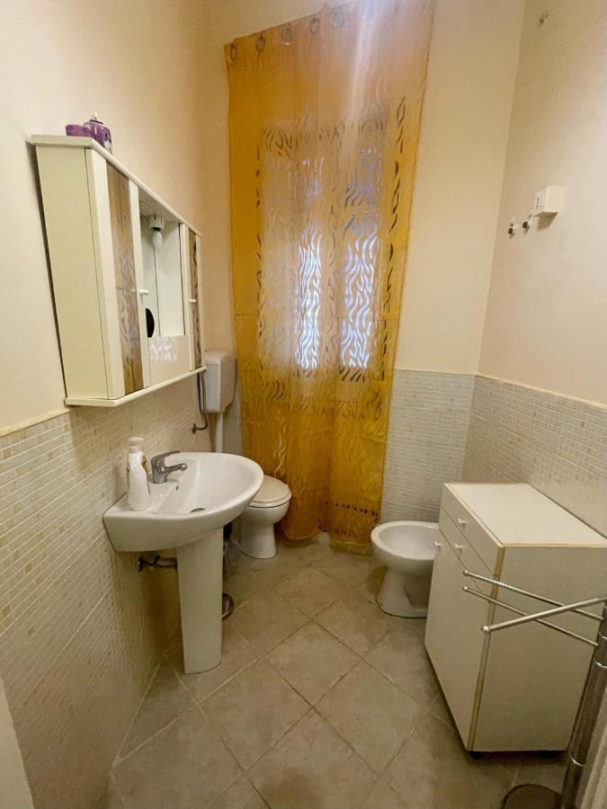 Apartament Dimora Di Maury A Due Passi Dai Trasporti E Da Ballaro 팔레르모 외부 사진