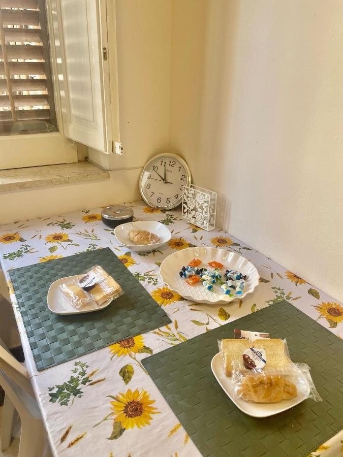 Apartament Dimora Di Maury A Due Passi Dai Trasporti E Da Ballaro 팔레르모 외부 사진