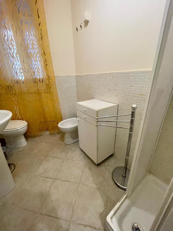 Apartament Dimora Di Maury A Due Passi Dai Trasporti E Da Ballaro 팔레르모 외부 사진