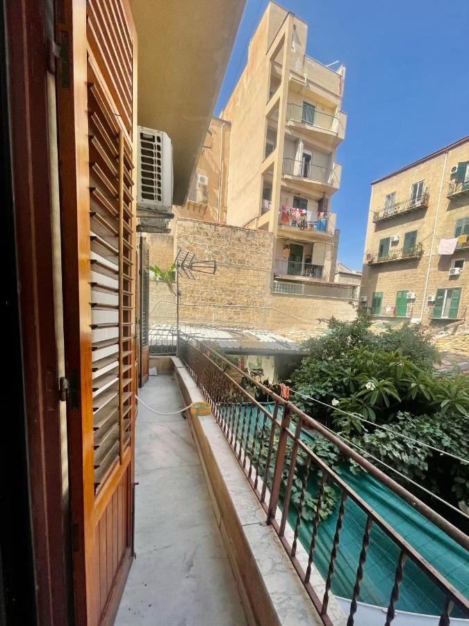 Apartament Dimora Di Maury A Due Passi Dai Trasporti E Da Ballaro 팔레르모 외부 사진