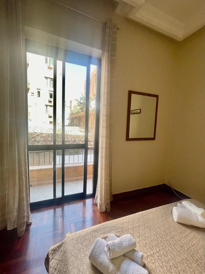 Apartament Dimora Di Maury A Due Passi Dai Trasporti E Da Ballaro 팔레르모 외부 사진