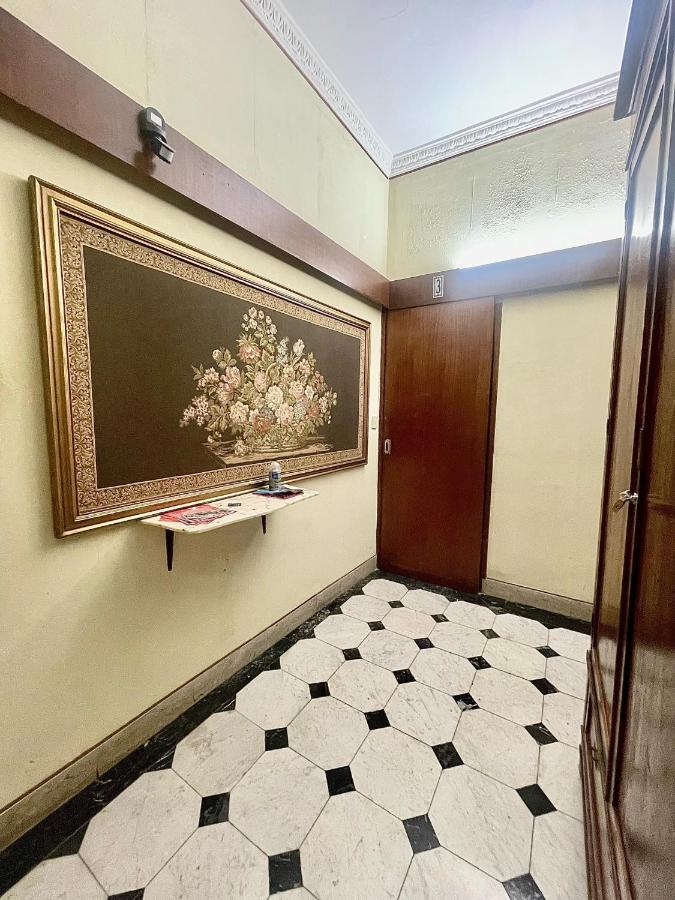 Apartament Dimora Di Maury A Due Passi Dai Trasporti E Da Ballaro 팔레르모 외부 사진