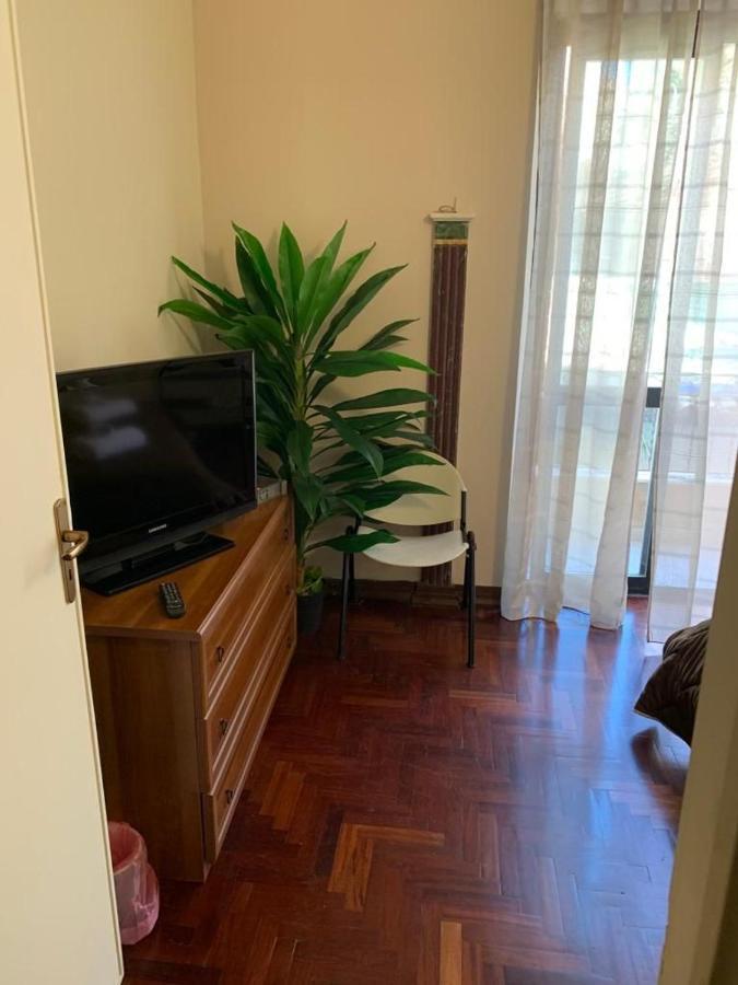 Apartament Dimora Di Maury A Due Passi Dai Trasporti E Da Ballaro 팔레르모 외부 사진